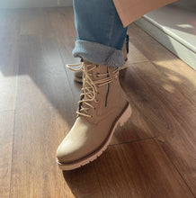 Load image into Gallery viewer, Carmela Women's Leather Boot Beige