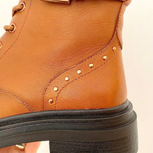 Load image into Gallery viewer, Carmela Women's Chunky Leather Boot Tan