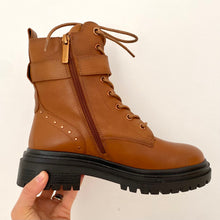 Load image into Gallery viewer, Carmela Women's Chunky Leather Boot Tan