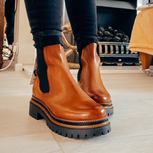 Load image into Gallery viewer, Mjus Women's Chunky Chelsea Boot Tan