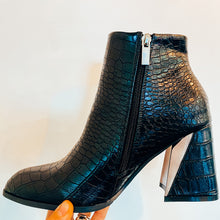 Load image into Gallery viewer, XTI Vegan Block Heel Women's Ankle Boot Black