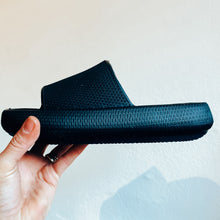 Load image into Gallery viewer, XTi Vegan Super Spongy Sliders Black