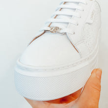 Load image into Gallery viewer, Carmela Leather Women’s Trainers White