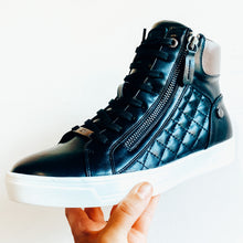 Load image into Gallery viewer, Xti Vegan Quilted  Zip Women's High Top Trainers Black