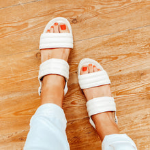 Load image into Gallery viewer, Carmela Leather Classic Wedges