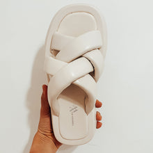 Load image into Gallery viewer, Vanessa Wu Padded Cloud Sandals