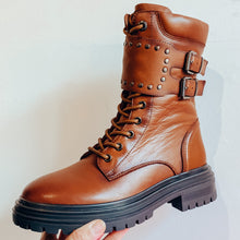 Load image into Gallery viewer, Carmela Women's Chunky Leather Boot Tan