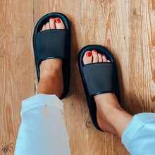 Load image into Gallery viewer, XTi Vegan Super Spongy Sliders Black