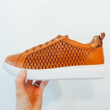Load image into Gallery viewer, Carmela Leather Women’s Trainers Rich Tan