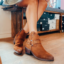 Load image into Gallery viewer, Carmela Women's Suede Leather Western Boot Tan