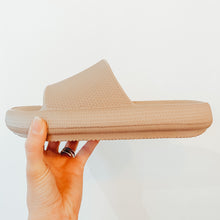Load image into Gallery viewer, XTi Vegan Super Spongy Sliders Taupe