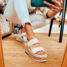 Load image into Gallery viewer, Carmela Leather Classic Wedges