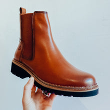 Load image into Gallery viewer, Carmela Women's Leather Chelsea Boot Tan
