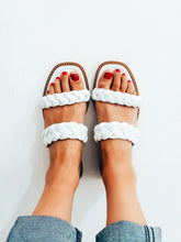 Load image into Gallery viewer, LADIES PILLOW PLAITED SLIDERS WHITE