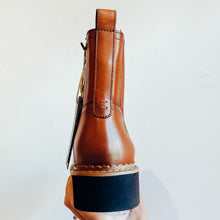 Load image into Gallery viewer, Carmela Women's Leather Chelsea Boot Tan