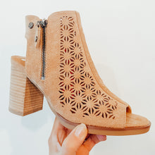 Load image into Gallery viewer, XTi Vegan Boho Cut-Out Sandal Light Tan