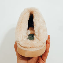 Load image into Gallery viewer, Ladies Faux Sheepskin Shimmer Slippers Champagne