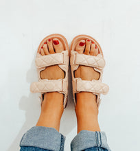 Load image into Gallery viewer, LADIES QUILTED SANDALS NUDE