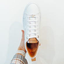 Load image into Gallery viewer, Carmela Leather Women’s Trainers White
