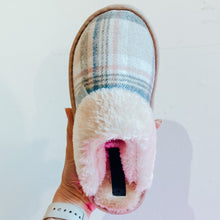 Load image into Gallery viewer, Ladies Faux Sheepskin Check Slippers Beige