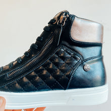 Load image into Gallery viewer, Xti Vegan Quilted  Zip Women's High Top Trainers Black