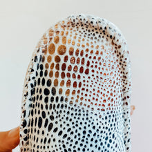 Load image into Gallery viewer, Ladies Faux Sheepskin Full Slippers Animal Print