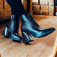 Load image into Gallery viewer, XTI Vegan Block Heel Women's Ankle Boot Black