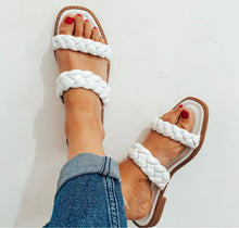 Load image into Gallery viewer, LADIES PILLOW PLAITED SLIDERS WHITE