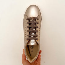 Load image into Gallery viewer, Carmela Gold Leather Women’s Trainers