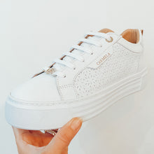 Load image into Gallery viewer, Carmela Leather Women’s Trainers White
