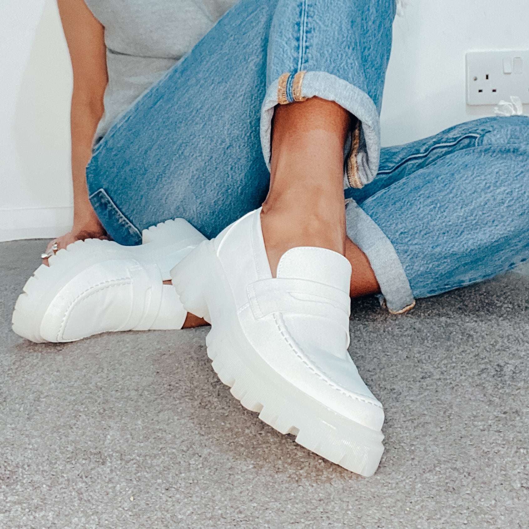 LADIES CHUNKY SLIP ON LOAFERS WHITE