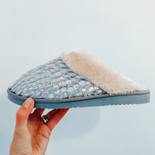 Load image into Gallery viewer, Ladies Faux Sheepskin Sparkle Slippers Grey